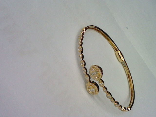 10KT 0.76CT D-BYPASS BANGLE