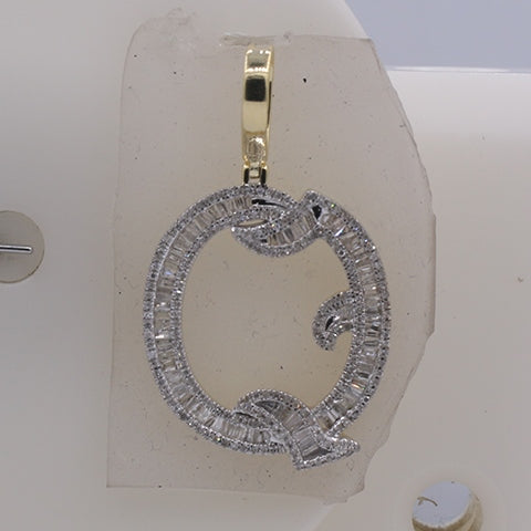 10KT 0.81-0.84CT D-TATTOO INITIAL Q" BAGUETTE"