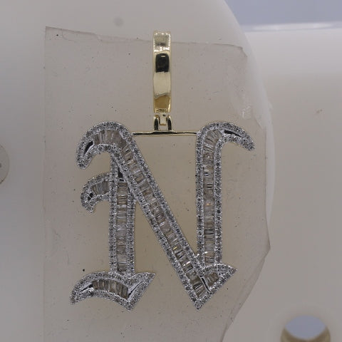 10KT 0.84-0.87 CT D-TATTOO INITIAL N" BAGUETTES"