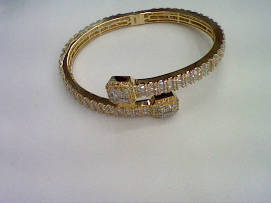 CLOSEOUT 10KT 7.92-8.47CT D-BANGLE BAGUETTES