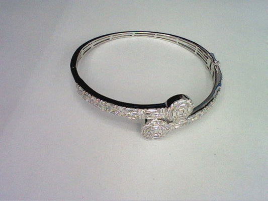 10KT 3.45 CT D-BRACELET BAGUETTE