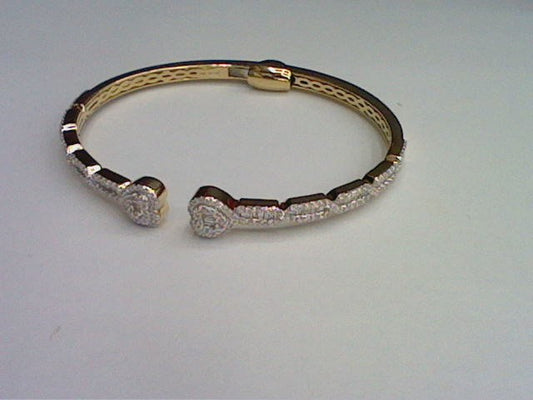 10KT 1.38CT D- BANGLE BAGUETTES HEART""