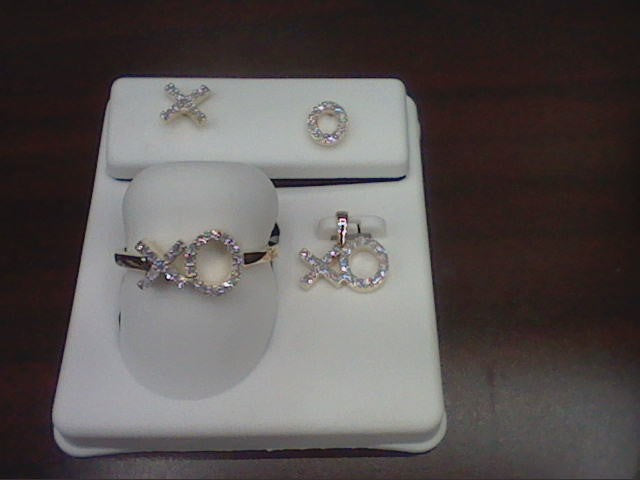 10KT 0.41CT D-SET (RING, PENDANT & EARRINGS)